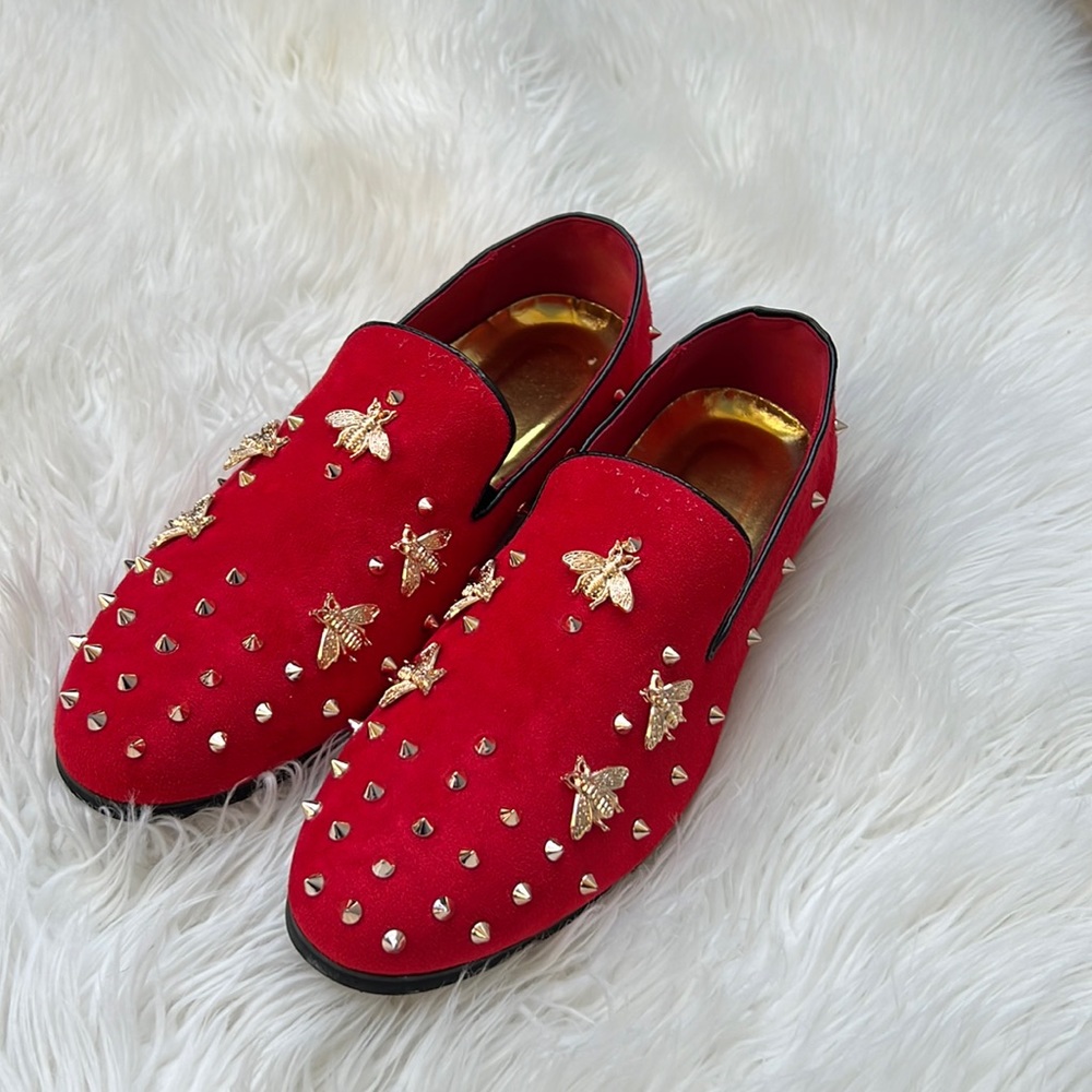 Red Suede Gold Bees Spike Studs Punk Rock Mens Loafers Flats Size 10 - Picture 1 of 8